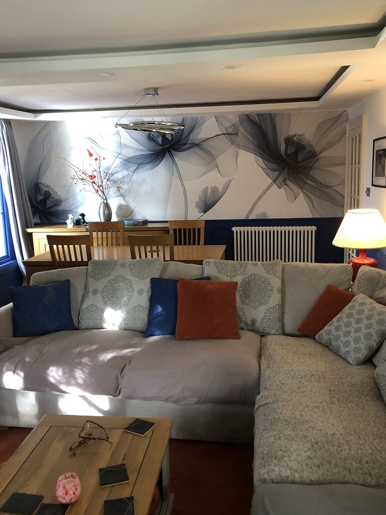 Image #1 from Sandra